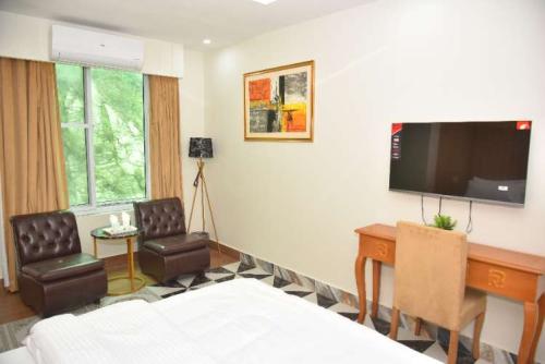 208_standard_room_with_ac1