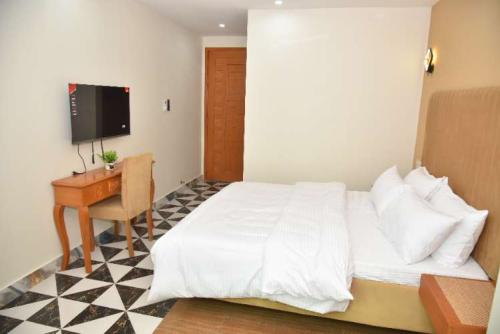 208_standard_room_with_ac2