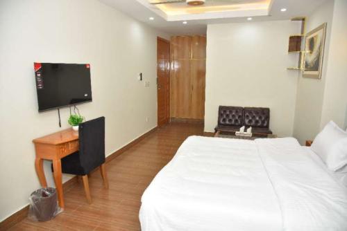 210_standard_room_with_ac1