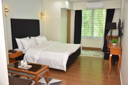 210_standard_room_with_ac2