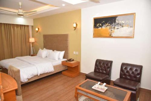 212_standard_room_non_ac